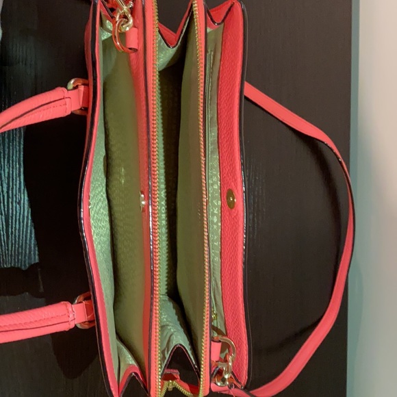 Kate Spade medium sized coral purse - Picture 2 of 6